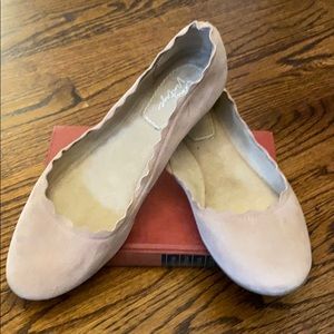 Crown Vintage Weslyn suede beige ballet flat